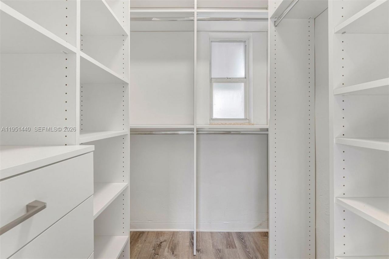 4017 N Meridian Ave, Unit 4017, Miami Beach, FL 33140 Photo