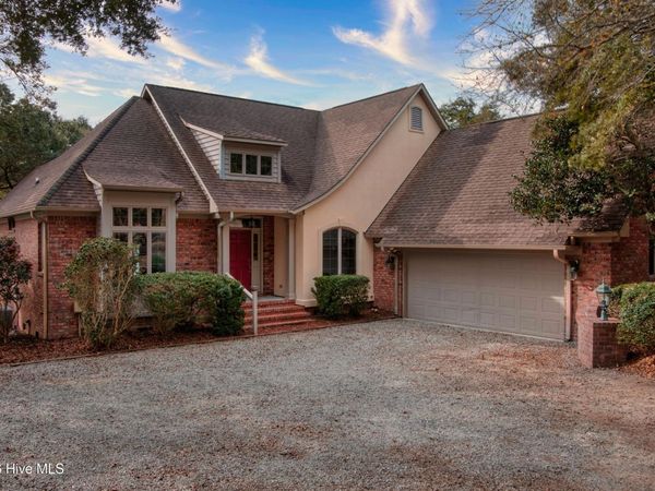 225 Wild Oak Drive, Swansboro, NC 28584