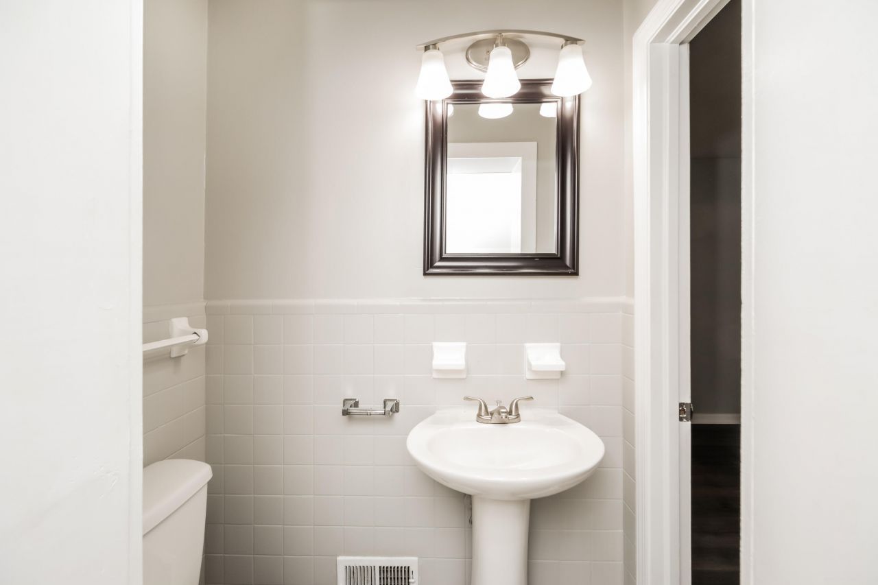 510 Golf Road Photo 8