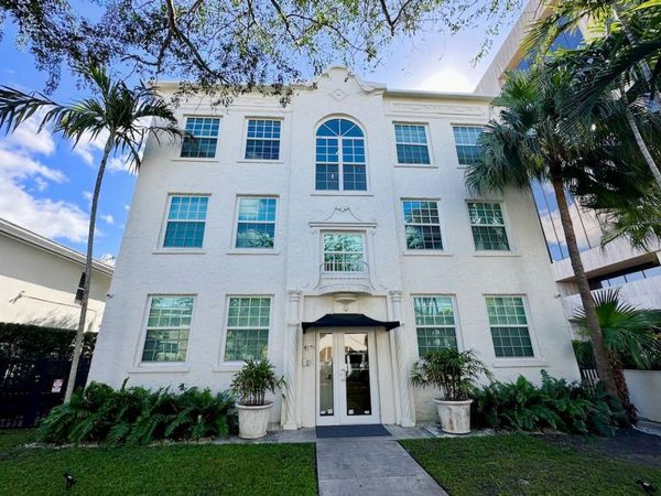 130 Antiquera Avenue, Coral Gables, FL 33134