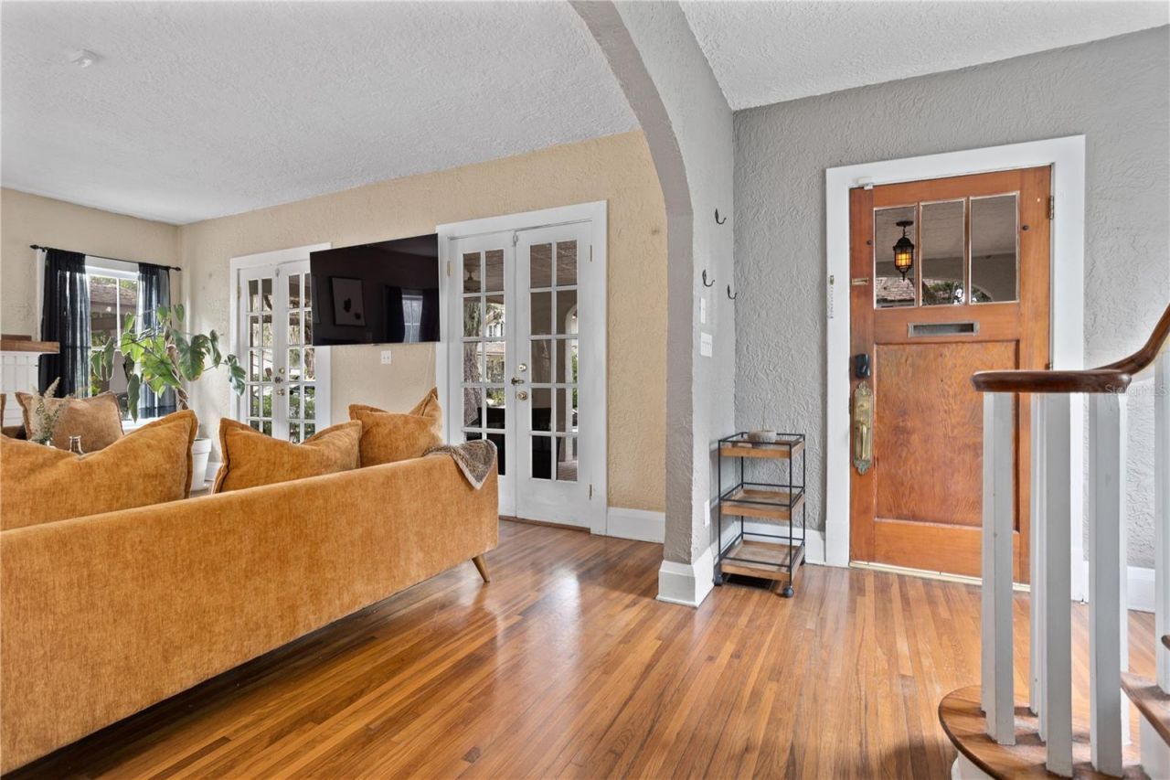 210 Phillips Place, Orlando, FL 32806 Photo