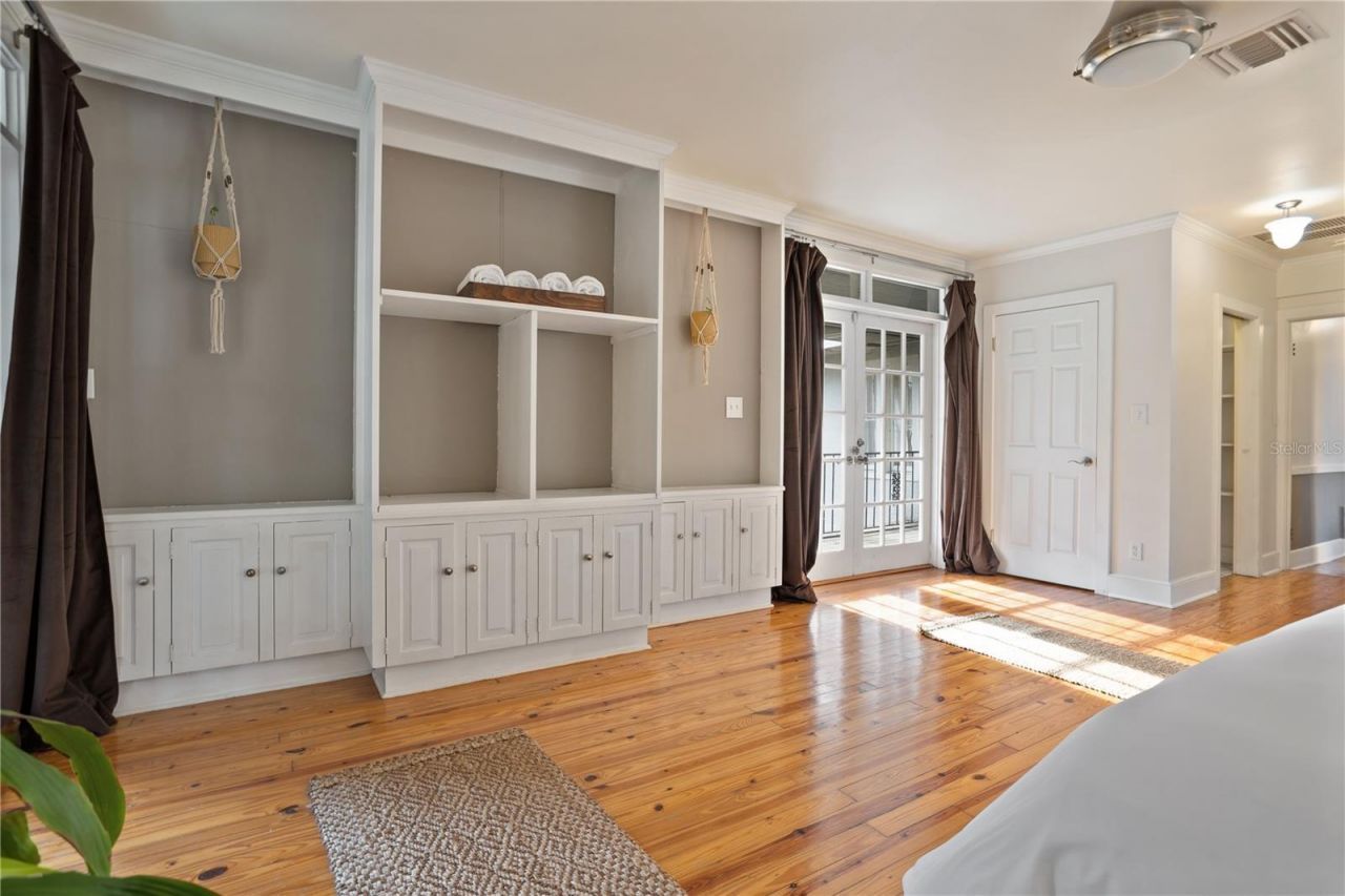 210 Phillips Place, Orlando, FL 32806 Photo