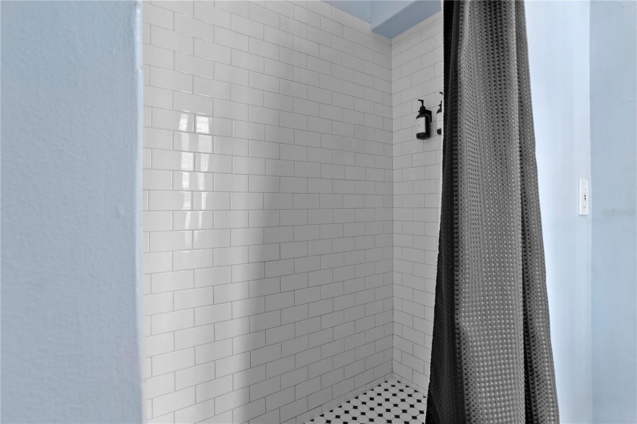 210 Phillips Place, Orlando, FL 32806 Photo