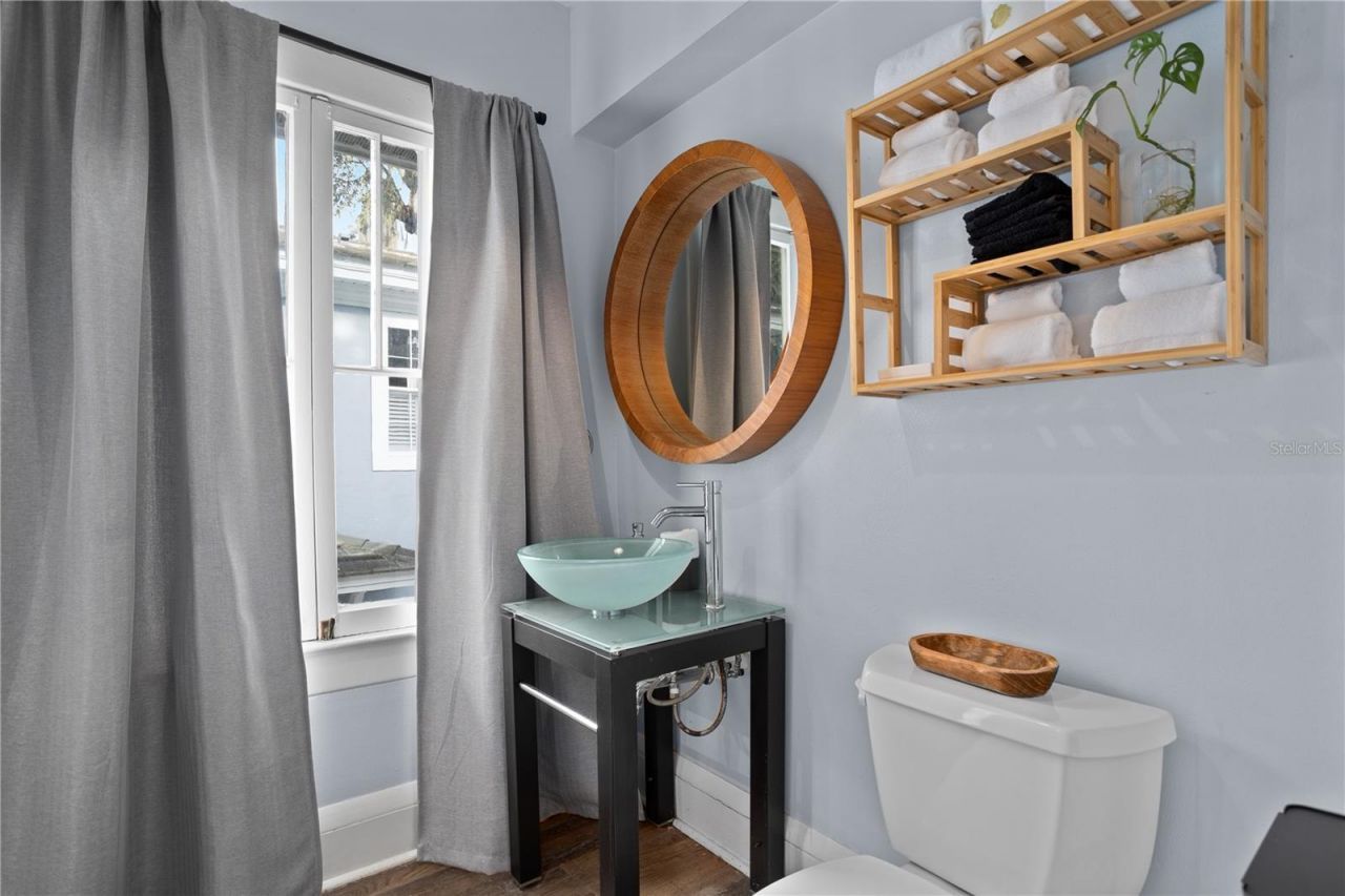 210 Phillips Place, Orlando, FL 32806 Photo