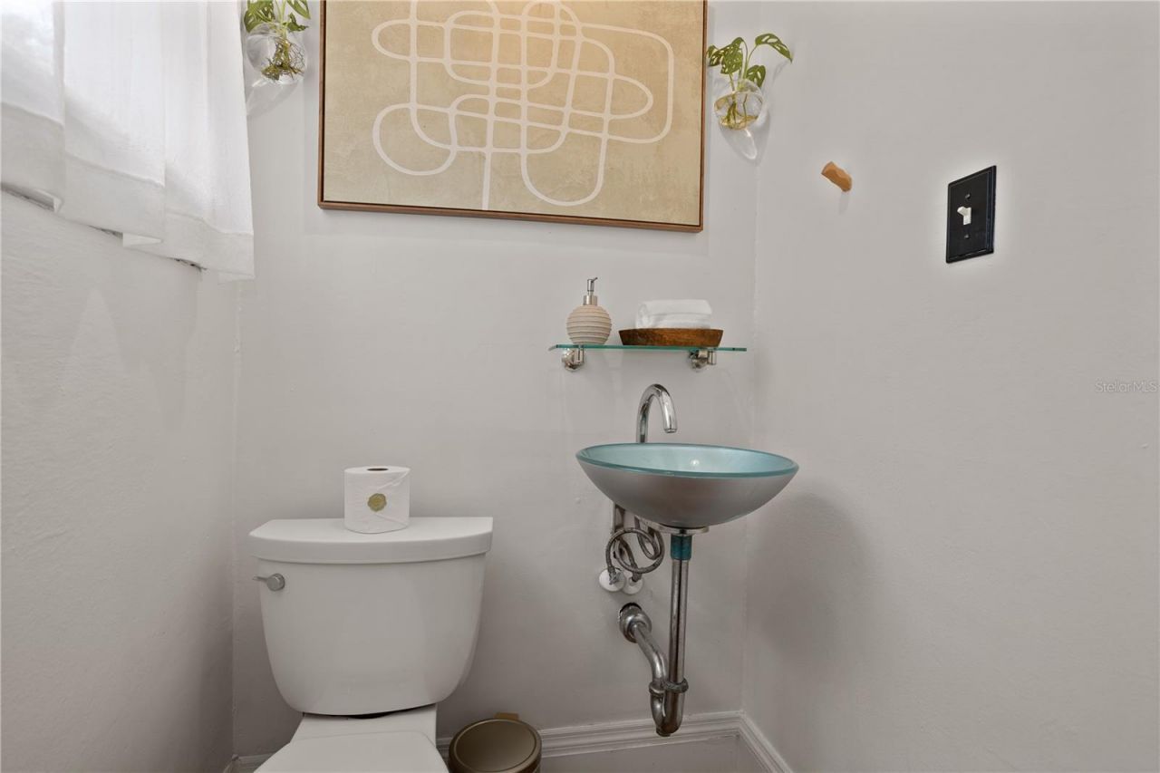 210 Phillips Place, Orlando, FL 32806 Photo