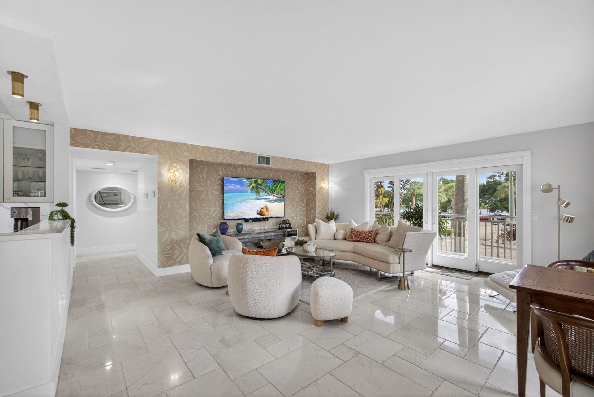 129 S Golfview Road, Unit 6, Lake Worth Beach, FL 33460 Photo