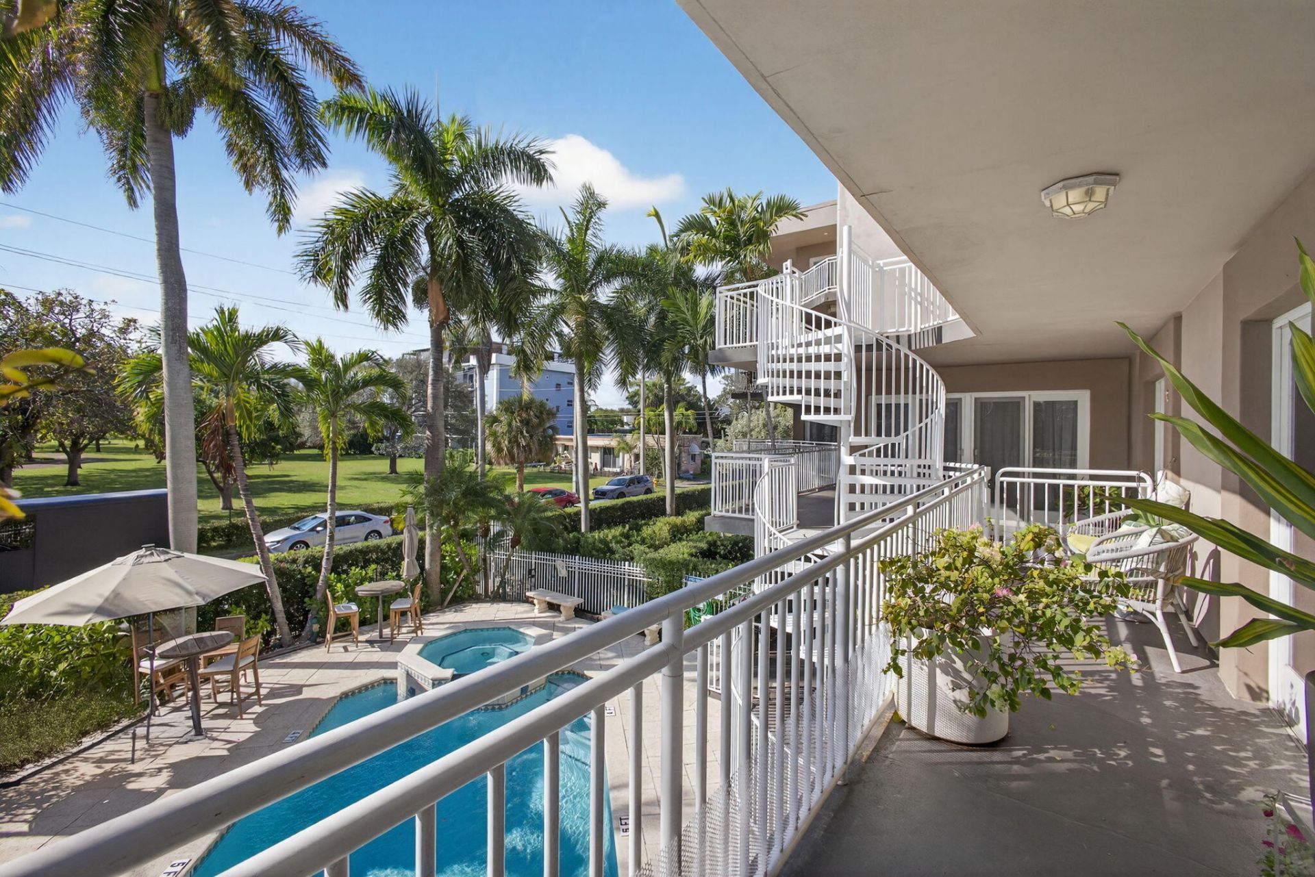 129 S Golfview Road, Unit 6, Lake Worth Beach, FL 33460 Photo