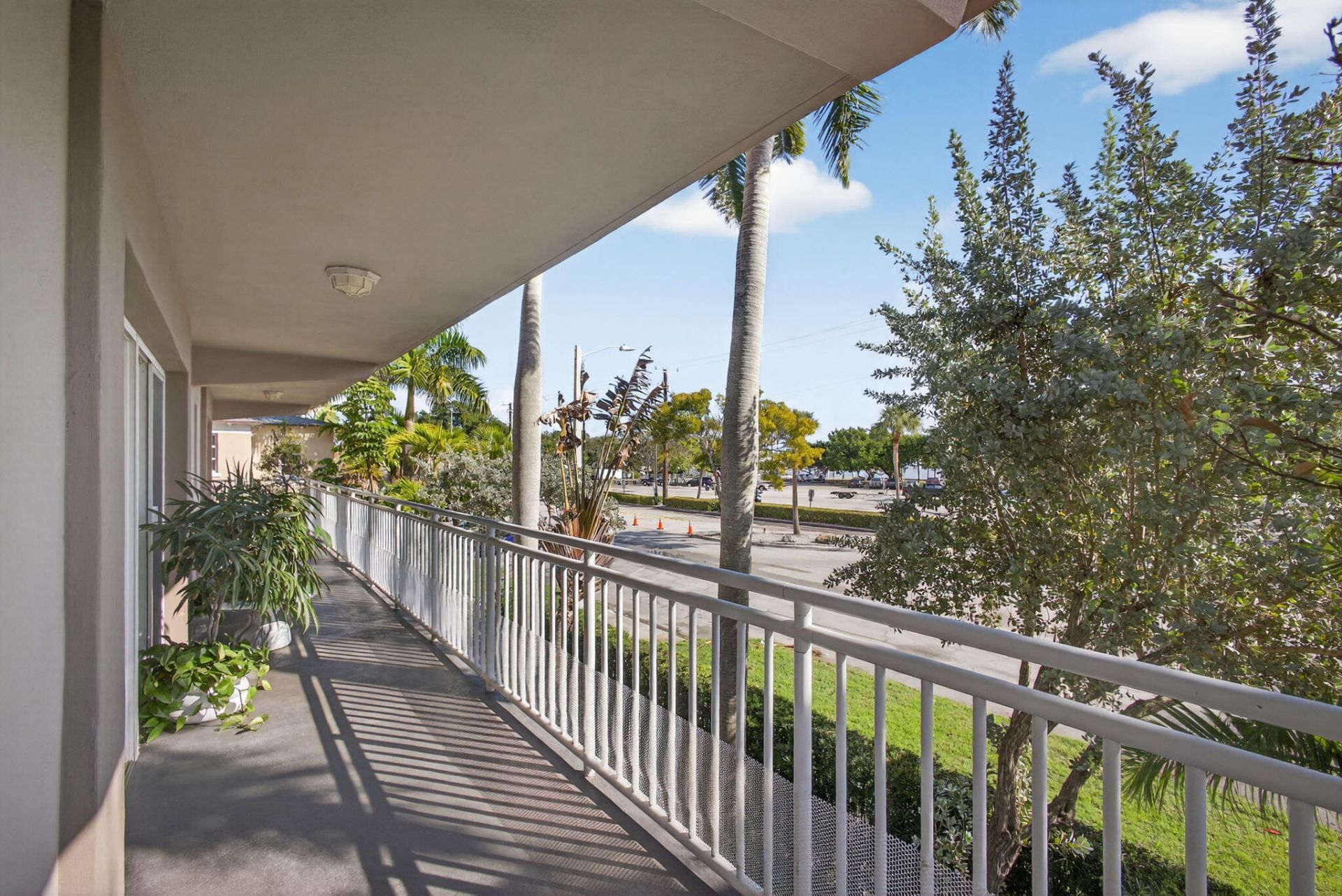 129 S Golfview Road, Unit 6, Lake Worth Beach, FL 33460 Photo