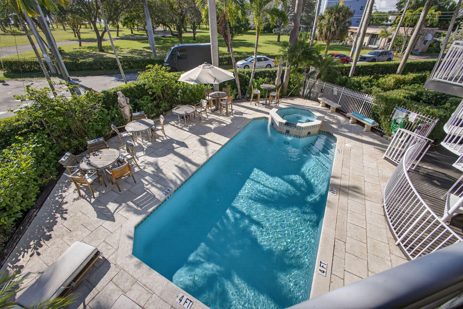 129 S Golfview Road, Unit 6, Lake Worth Beach, FL 33460 Photo