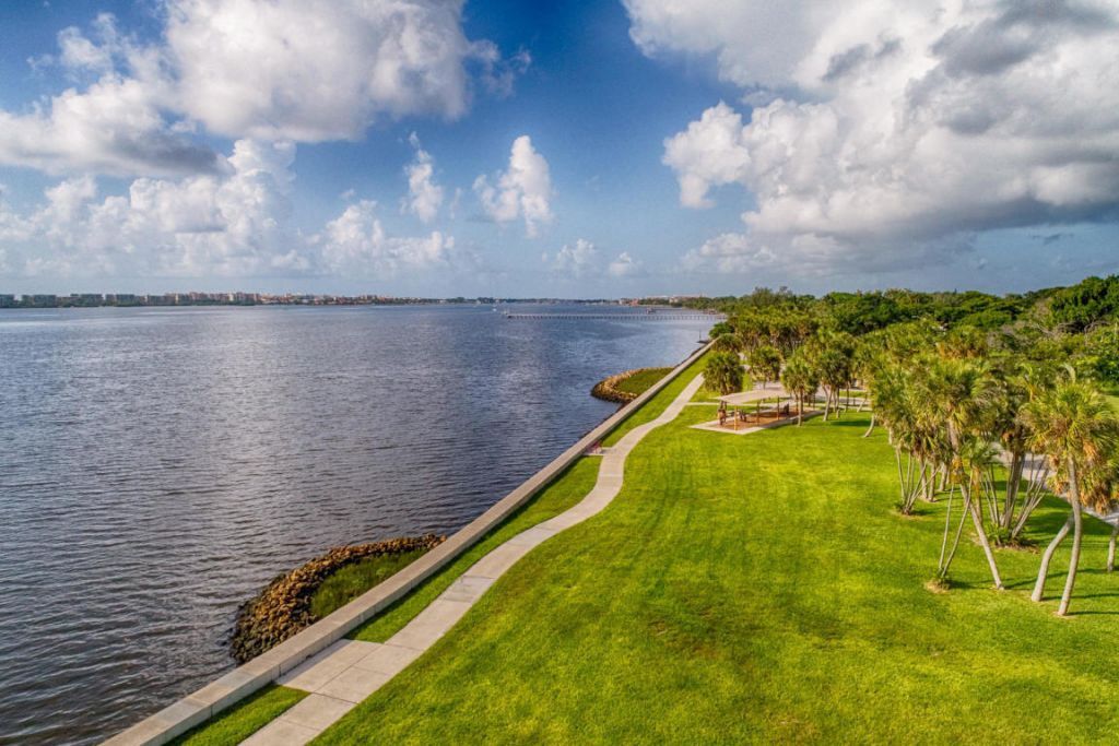 129 S Golfview Road, Unit 6, Lake Worth Beach, FL 33460 Photo