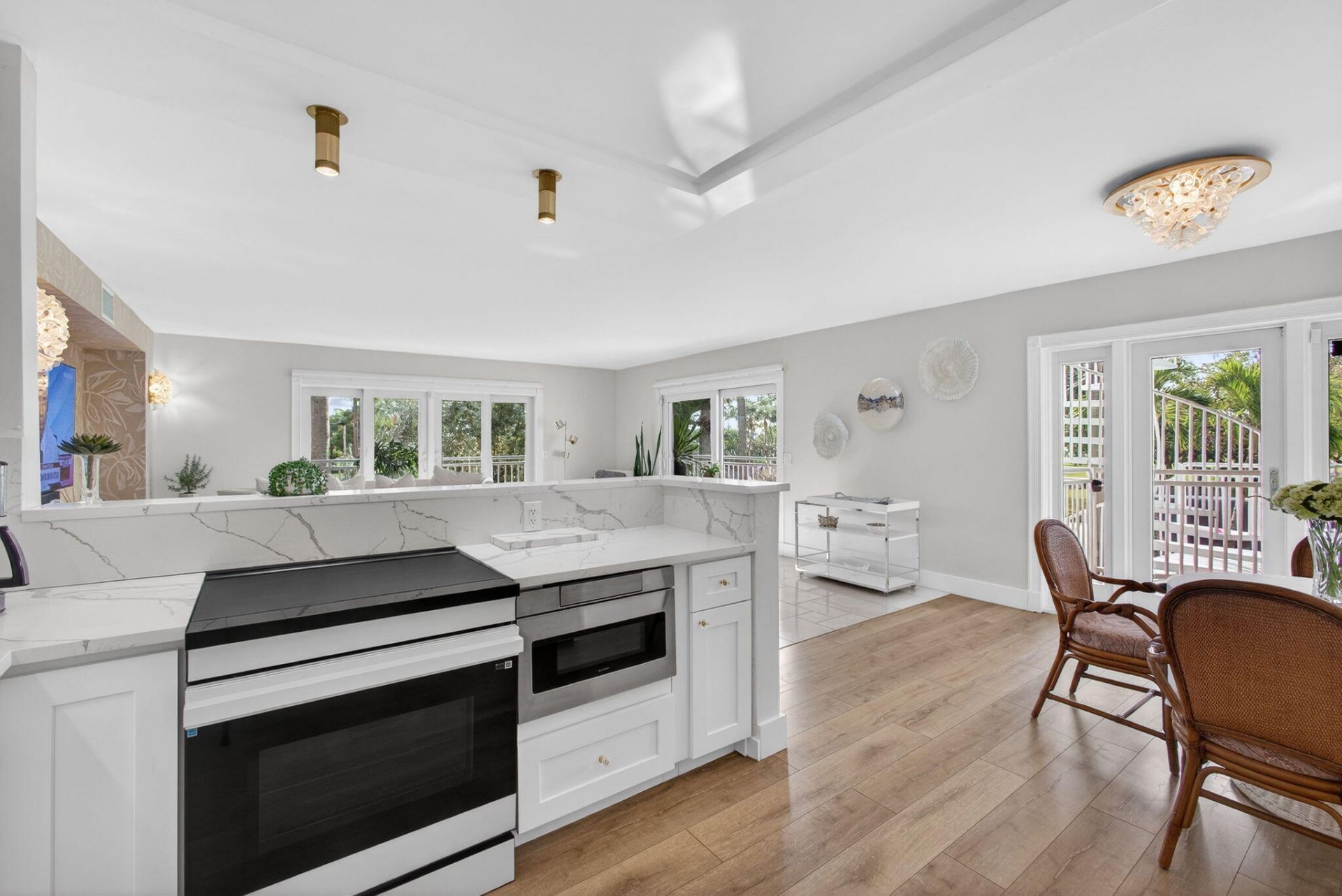 129 S Golfview Road, Unit 6, Lake Worth Beach, FL 33460 Photo