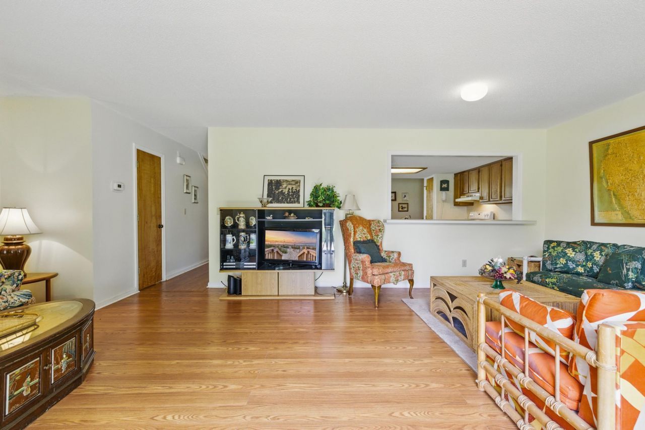 951 Plantation Dr. Photo 8