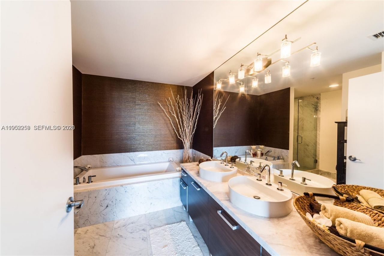 244 Biscayne Blvd, Unit 4407, Miami, FL 33132 Photo