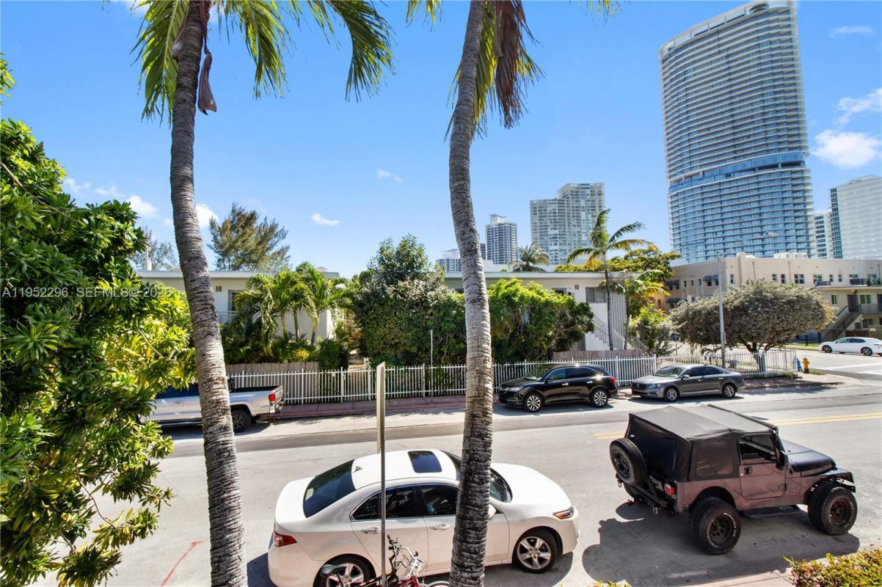 1050 7th St, Unit 1050-3, Miami Beach, FL 33139 Photo