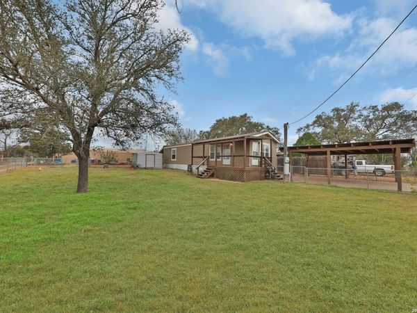 308 Campbell, Jourdanton, TX 78026