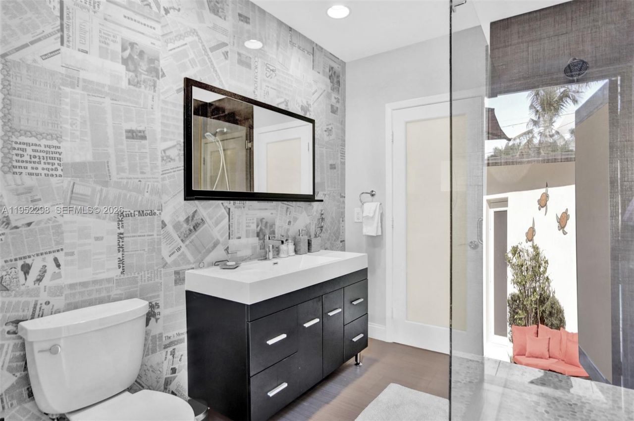 1017 Tyler St, Hollywood, FL 33019 Photo