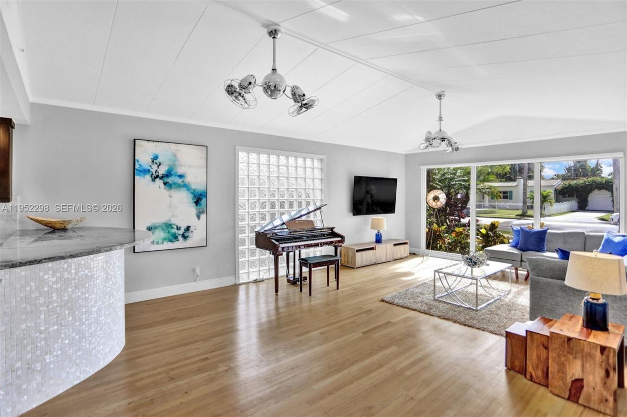 1017 Tyler St, Hollywood, FL 33019 Photo