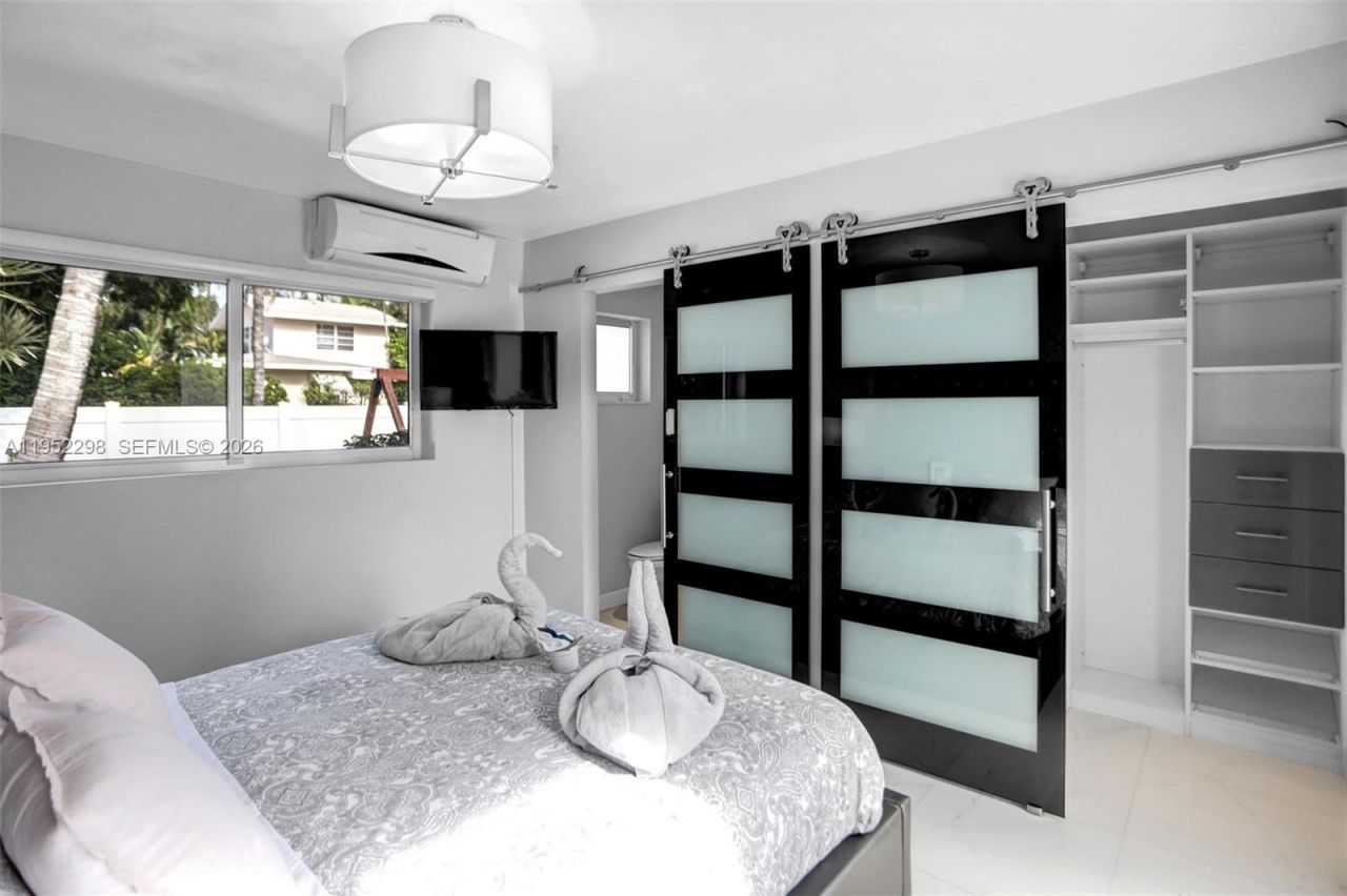 1017 Tyler St, Hollywood, FL 33019 Photo