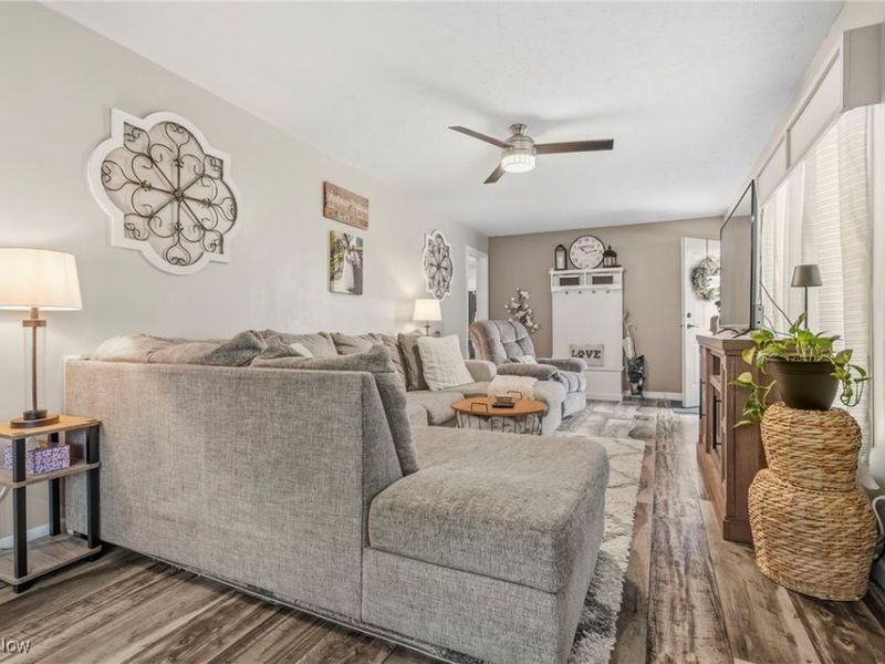 6962 Foxwood Drive SW, Navarre, OH 44662 Photo 4