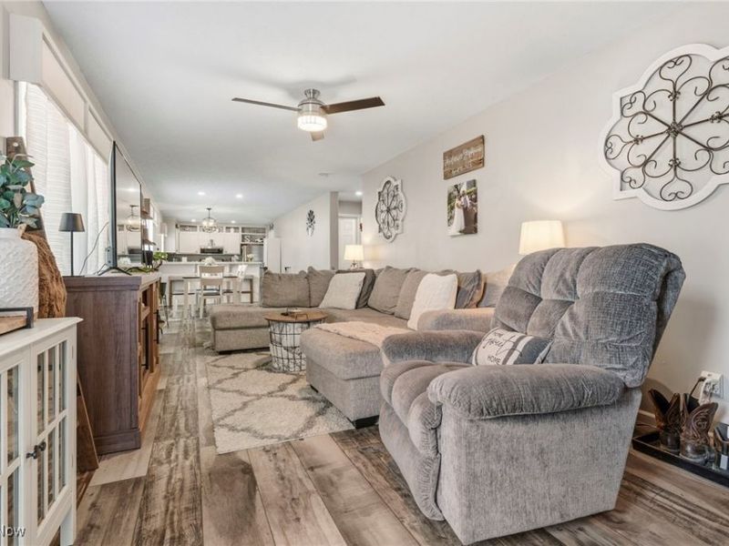 6962 Foxwood Drive SW, Navarre, OH 44662 Photo 5