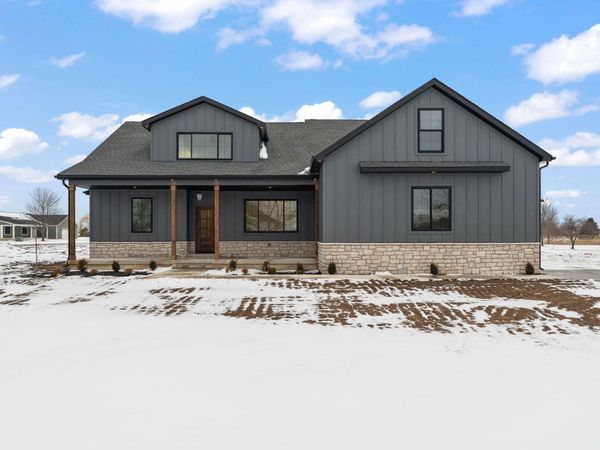 3979 Tomahawk Circle, La Porte, IN 46350