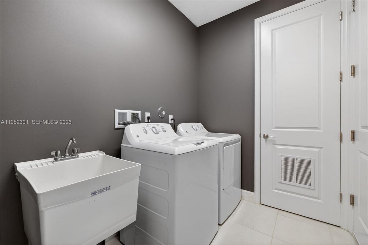 11694 SW River Crossing Pl, Port Saint Lucie, FL 34987 Photo