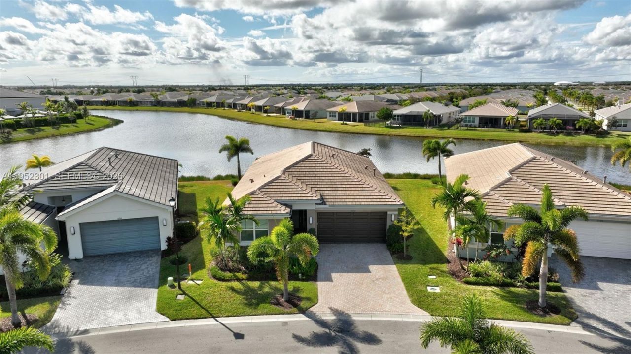 11694 SW River Crossing Pl, Port Saint Lucie, FL 34987 Photo
