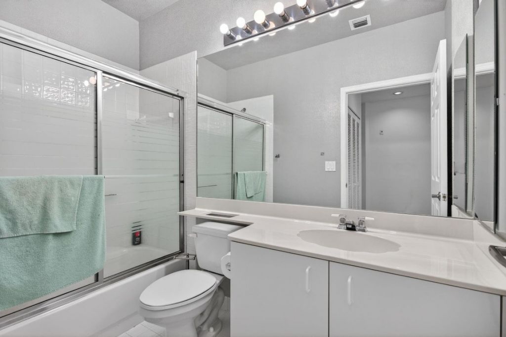 9575 Weldon Cir, Unit C413, Tamarac, FL 33321 Photo