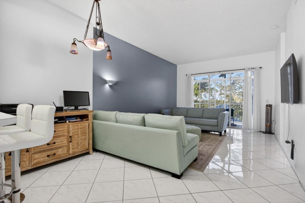 9575 Weldon Cir, Unit C413, Tamarac, FL 33321 Photo