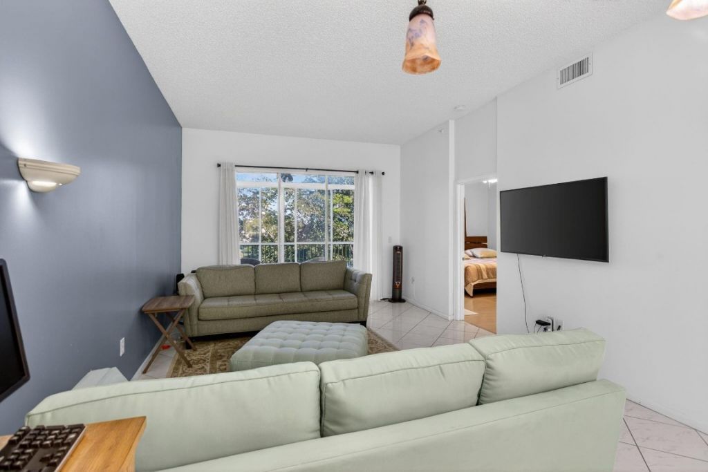 9575 Weldon Cir, Unit C413, Tamarac, FL 33321 Photo