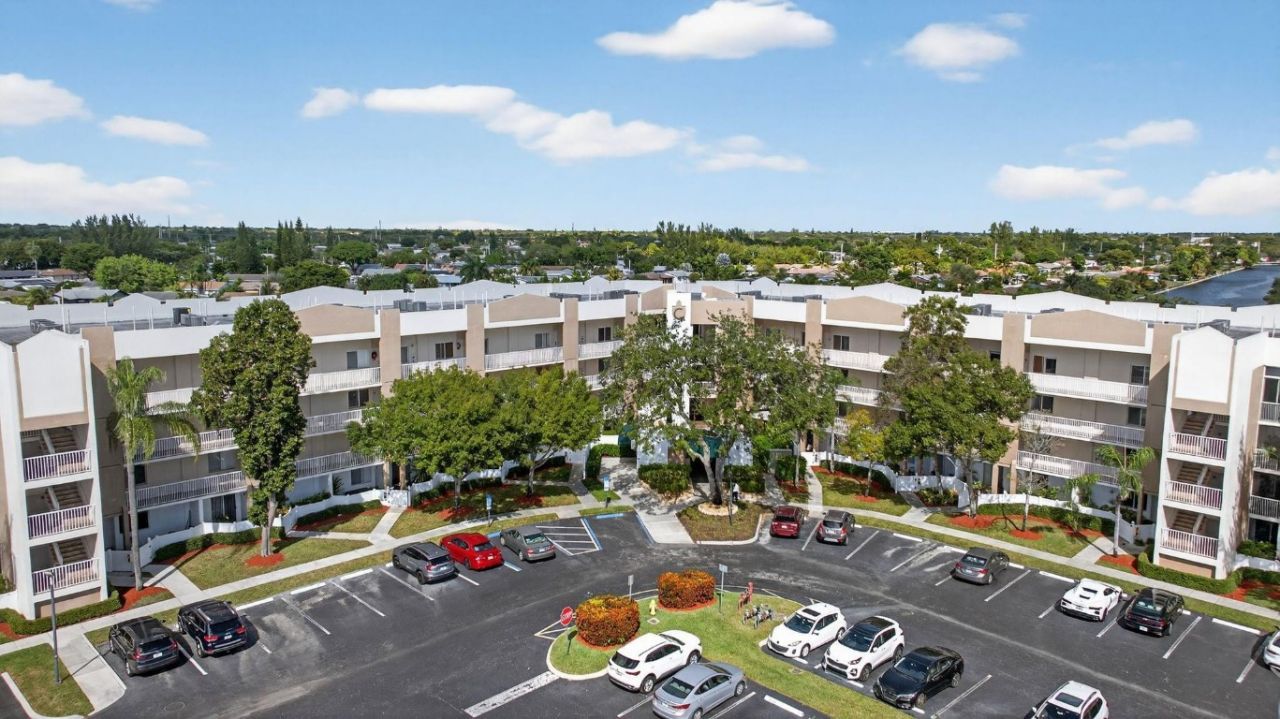 9575 Weldon Cir, Unit C413, Tamarac, FL 33321 Photo
