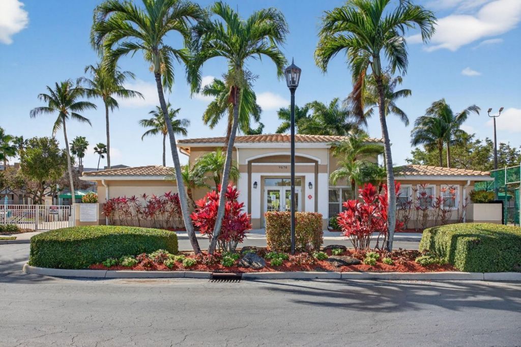 9575 Weldon Cir, Unit C413, Tamarac, FL 33321 Photo