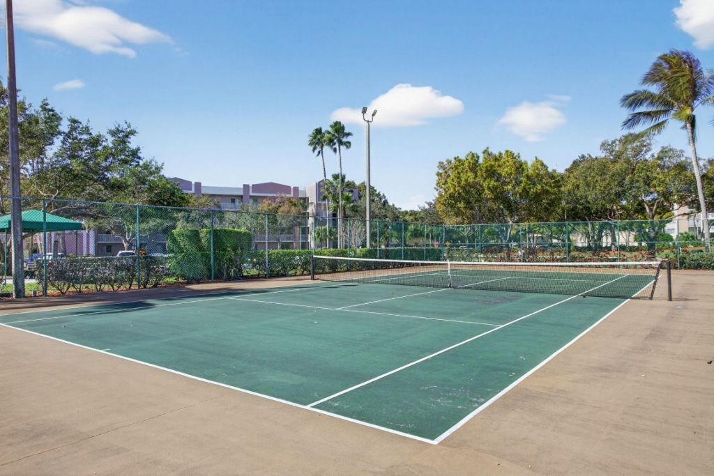 9575 Weldon Cir, Unit C413, Tamarac, FL 33321 Photo