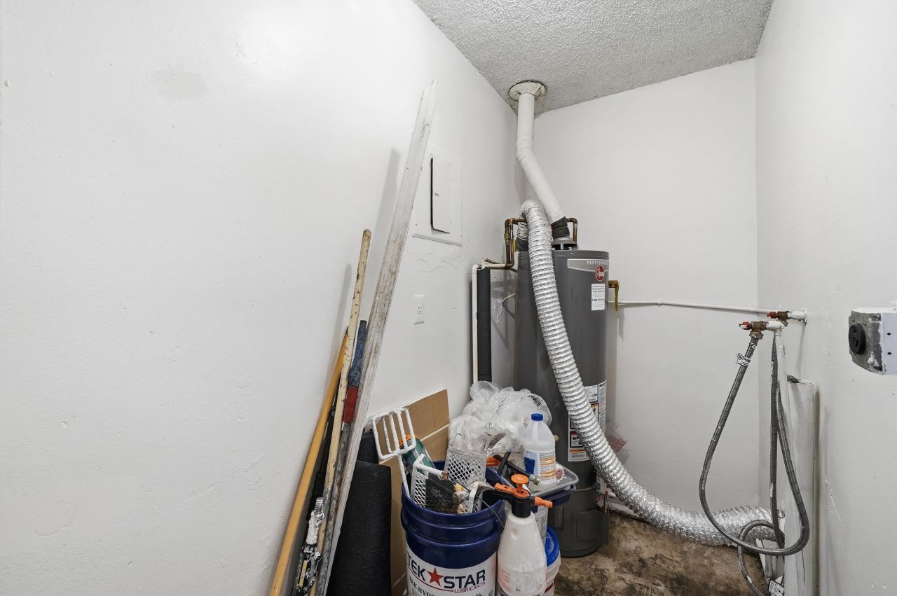 2043 NW 8th Street , Other Florida, FL 33069 Photo