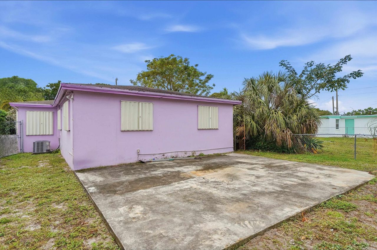 2043 NW 8th Street , Other Florida, FL 33069 Photo