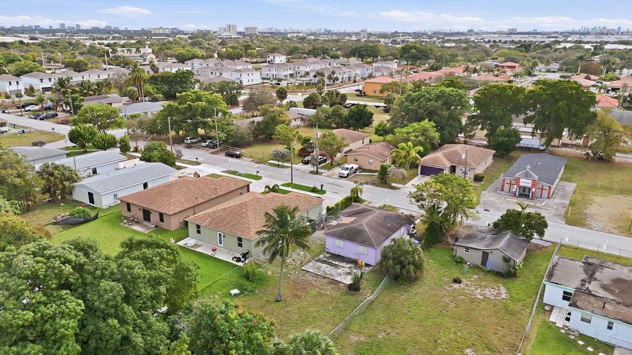 2043 NW 8th Street , Other Florida, FL 33069 Photo