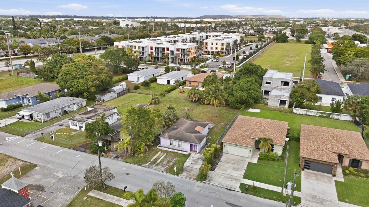 2043 NW 8th Street , Other Florida, FL 33069 Photo