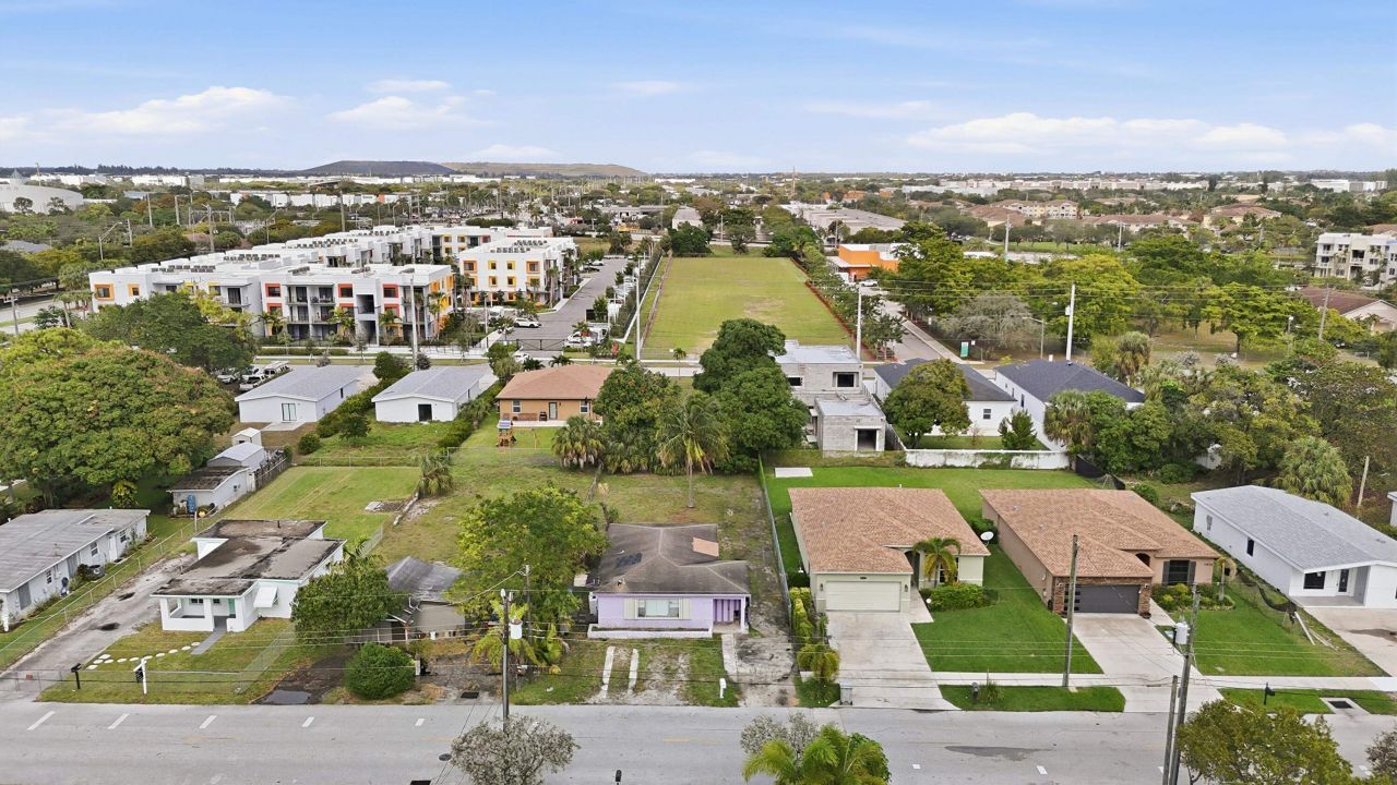 2043 NW 8th Street , Other Florida, FL 33069 Photo