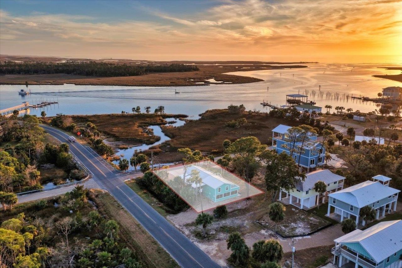 201 NW First Avenue, Steinhatchee, FL 32359 Photo