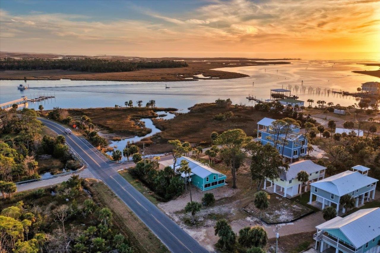 201 NW First Avenue, Steinhatchee, FL 32359 Photo