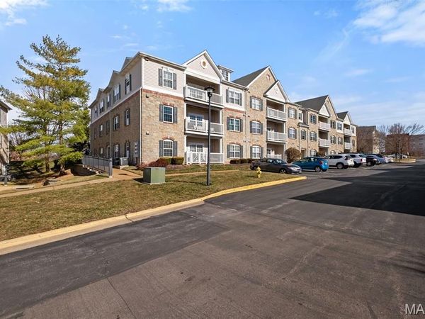 1 Monarch Trace Court, Unit 307, Chesterfield, MO 63017