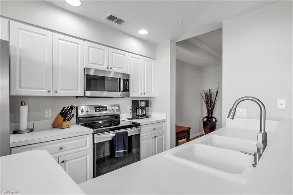 10391 Butterfly Palm Dr, Unit 1012, Fort Myers, FL 33966 Photo