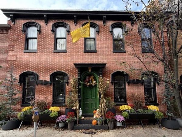 141 W LOUTHER STREET, CARLISLE, PA 17013