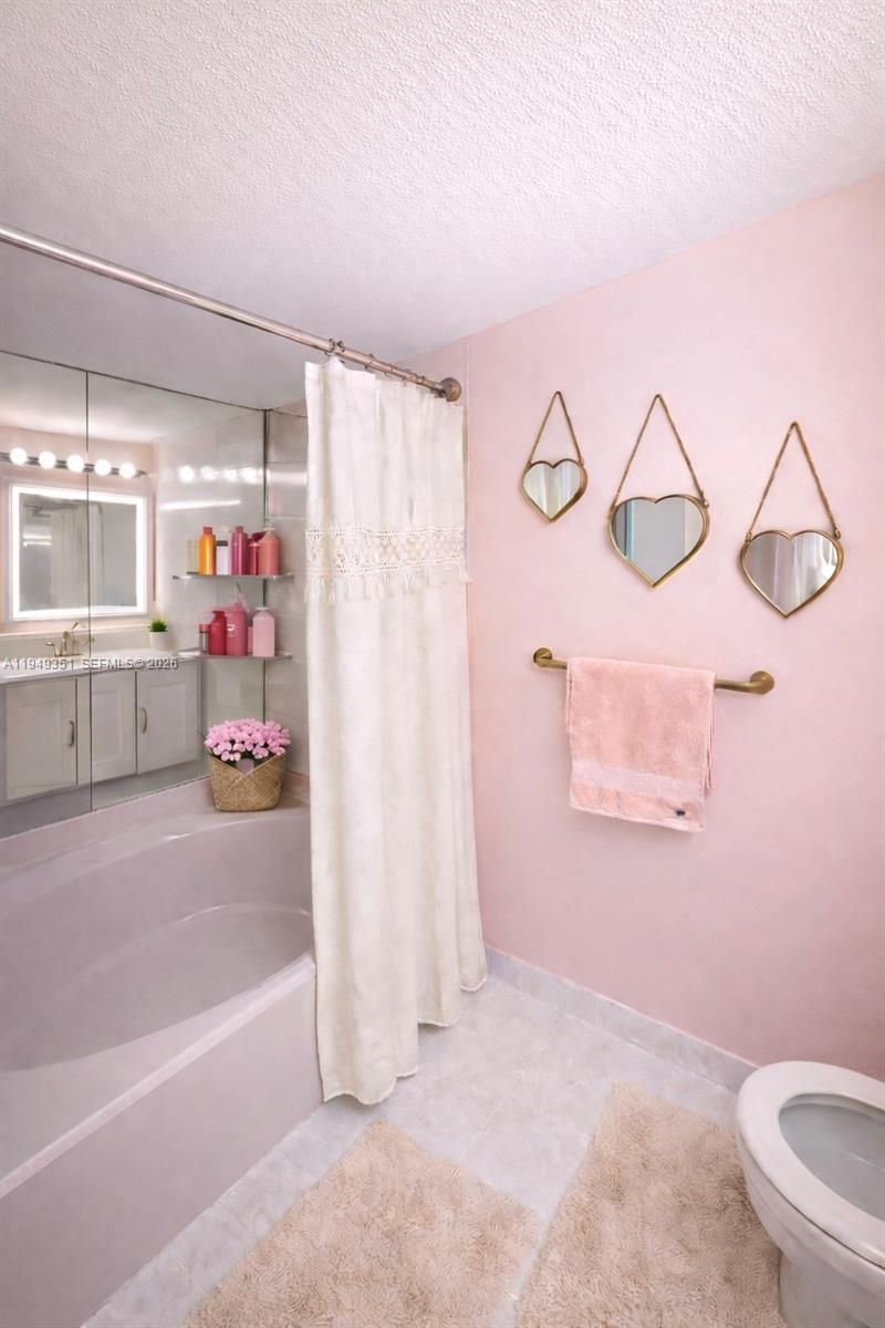 800 Parkview Dr, Unit 928, Hallandale Beach, FL 33009 Photo