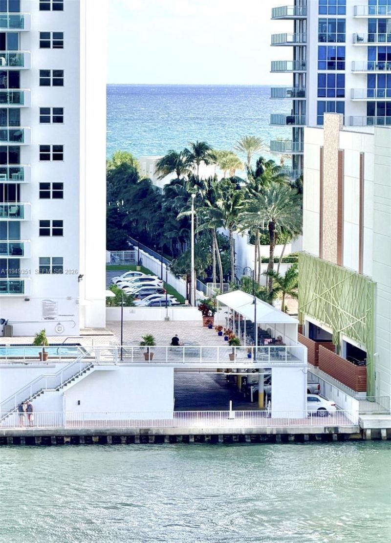 800 Parkview Dr, Unit 928, Hallandale Beach, FL 33009 Photo