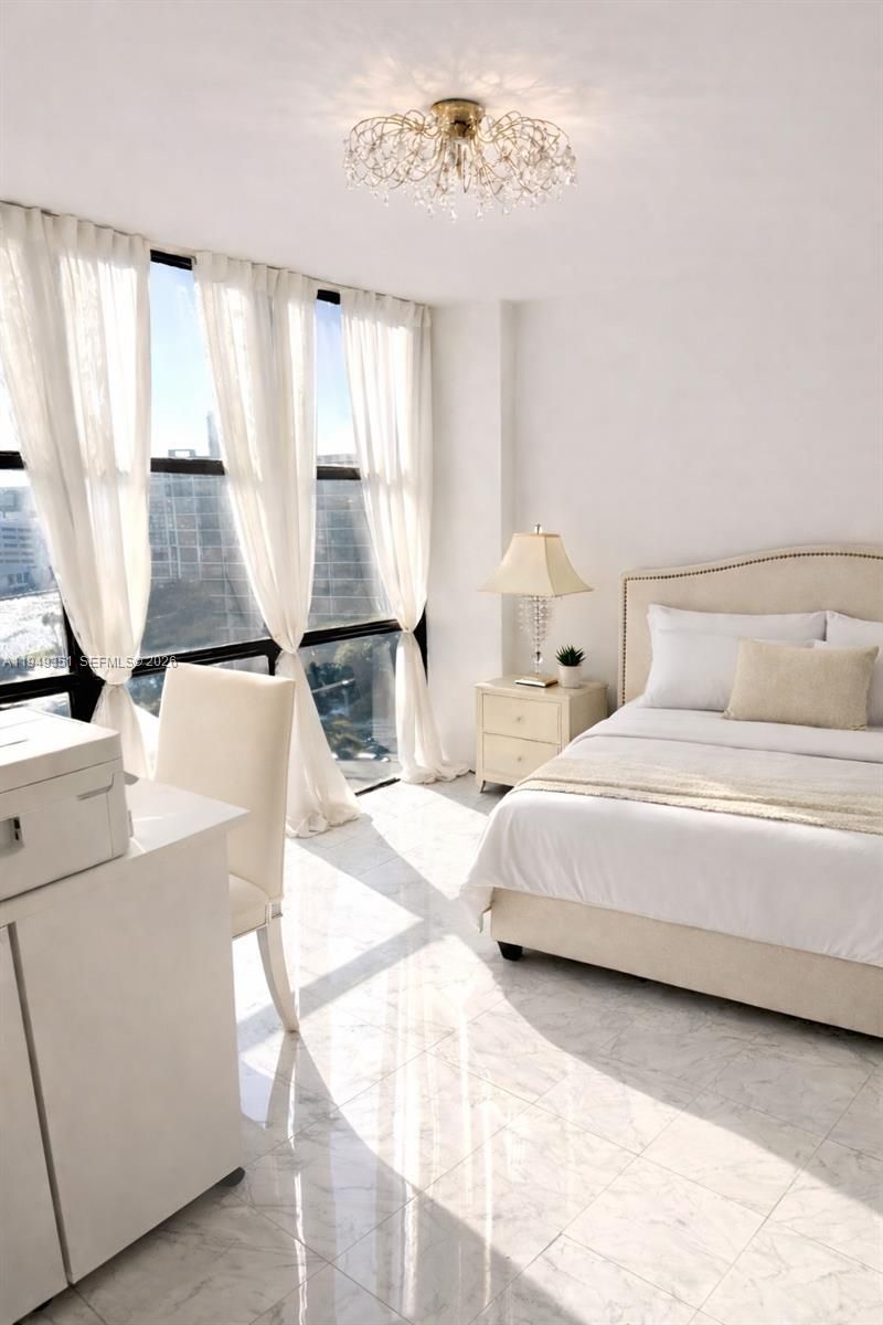 800 Parkview Dr, Unit 928, Hallandale Beach, FL 33009 Photo