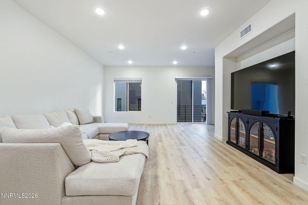 176 Rissone Lane, Reno, NV 89503 Photo