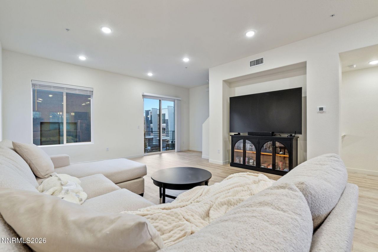 176 Rissone Lane, Reno, NV 89503 Photo