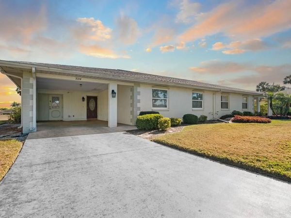 2214 HIGHCLERE CIRCLE, Unit 6, SUN CITY CENTER, FL 33573