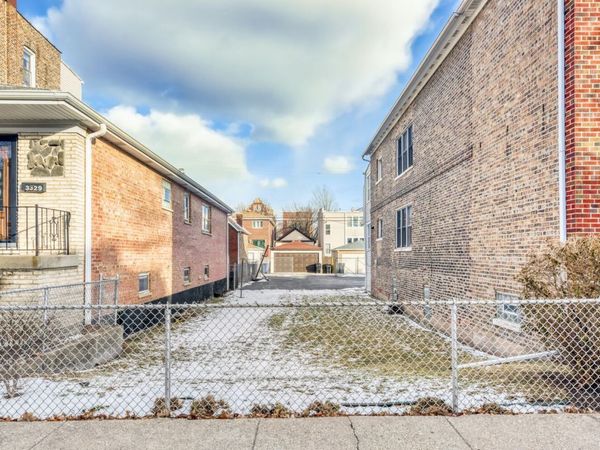 3331 S Emerald Avenue, Chicago, IL 60616